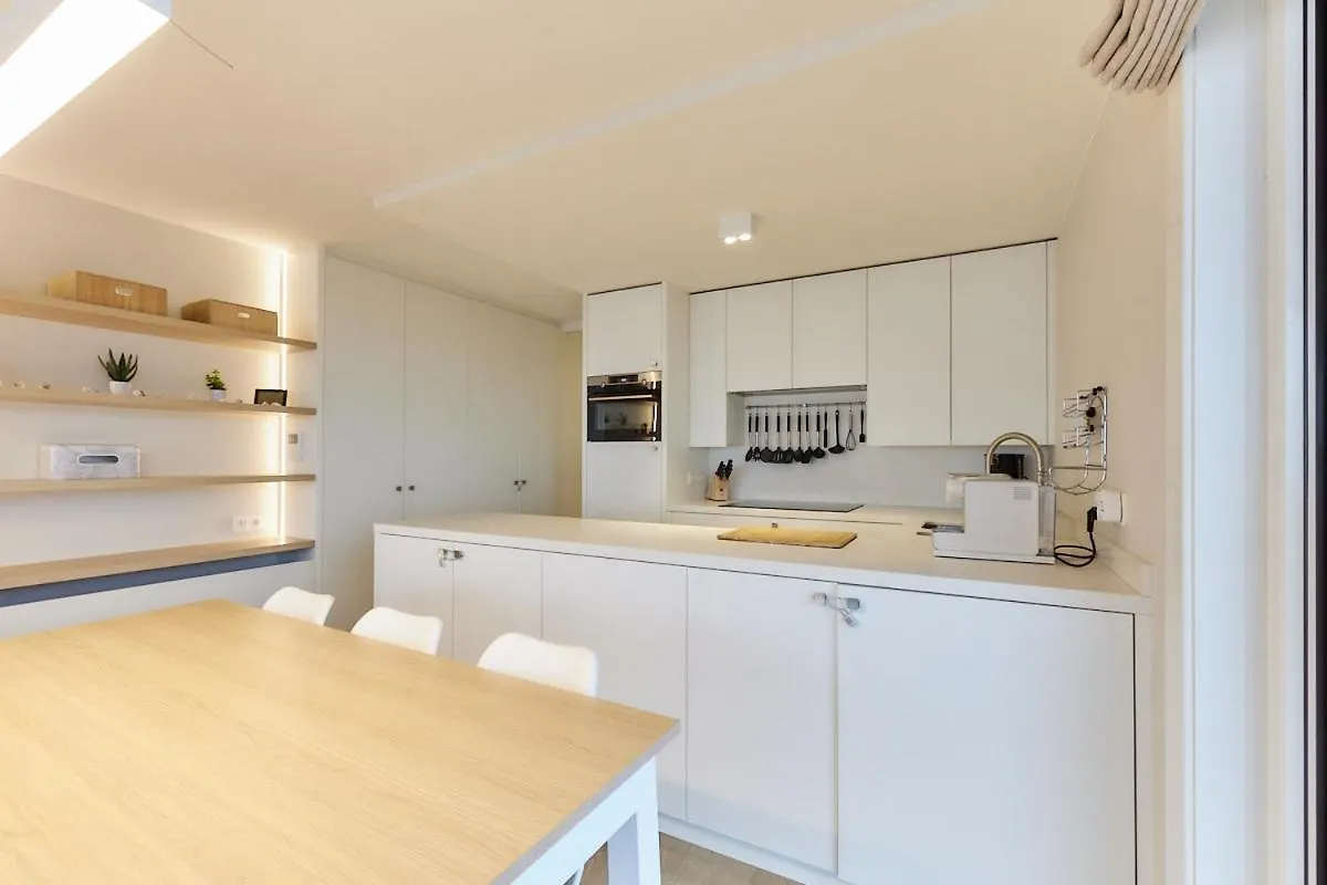 Royal Ascot III 11-04 Apartment Ostend